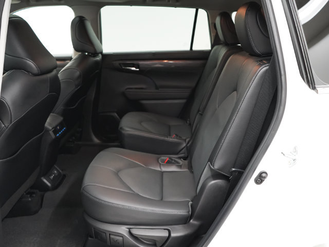 Used 2022 Toyota Highlander Limited AWD/4WD image 44