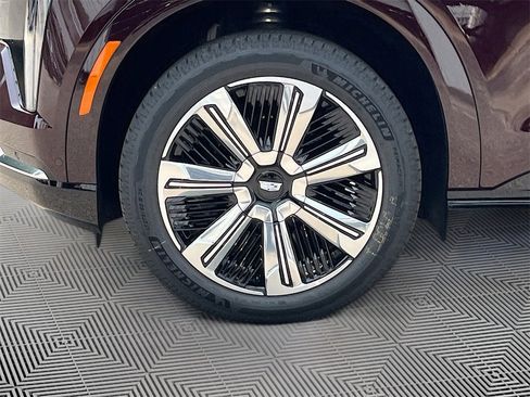 New 2025 Cadillac Escalade IQ Luxury 1 w/ Smart Trailering package image 34