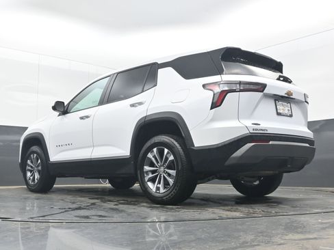 Used 2025 Chevrolet Equinox LT FWD image 29