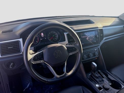 Used 2021 Volkswagen Atlas SE w/ Panoramic Sunroof Package image 9