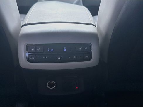 Used 2022 Hyundai Palisade Limited FWD image 17
