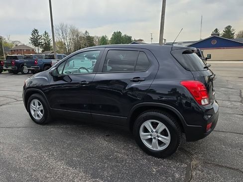 Used 2021 Chevrolet Trax LS w/ Tint and Cruise Package FWD image 4