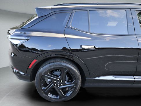 New 2025 Chevrolet Equinox EV RS image 24