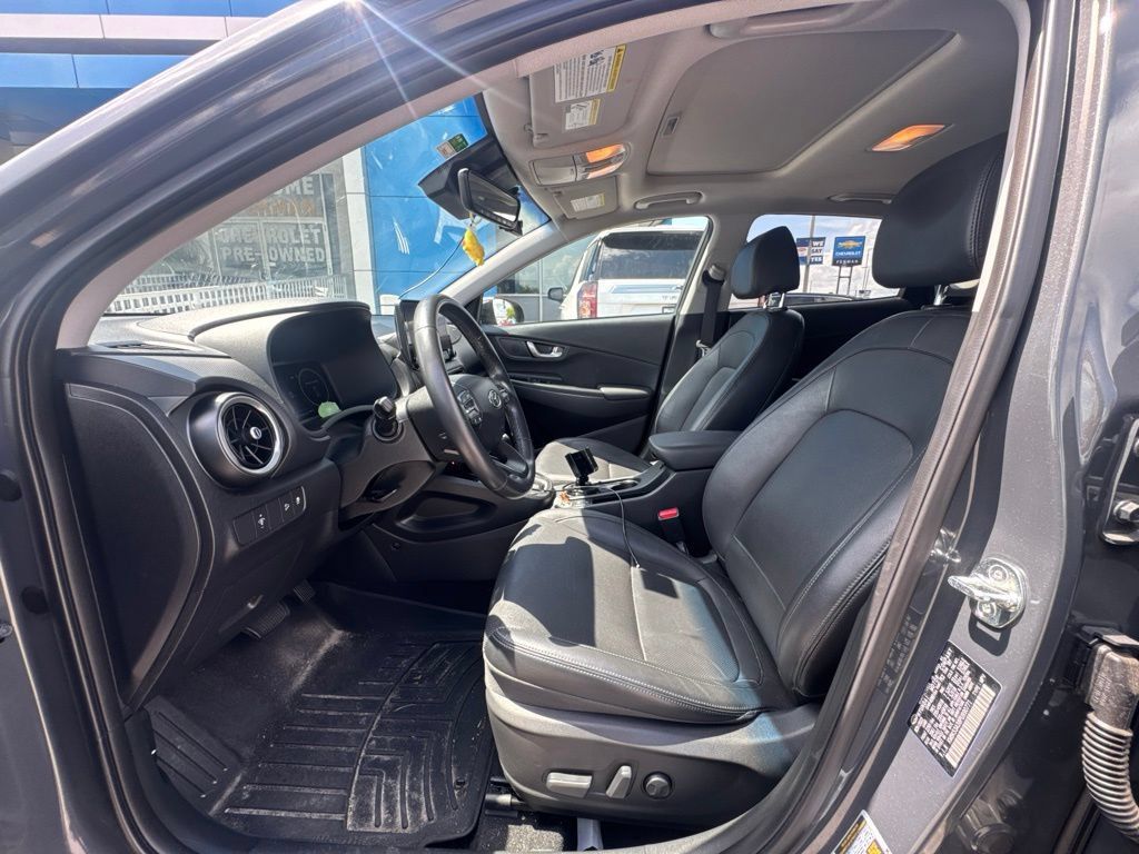 Used 2023 Hyundai Kona Limited w/ Cargo Package FWD image 14