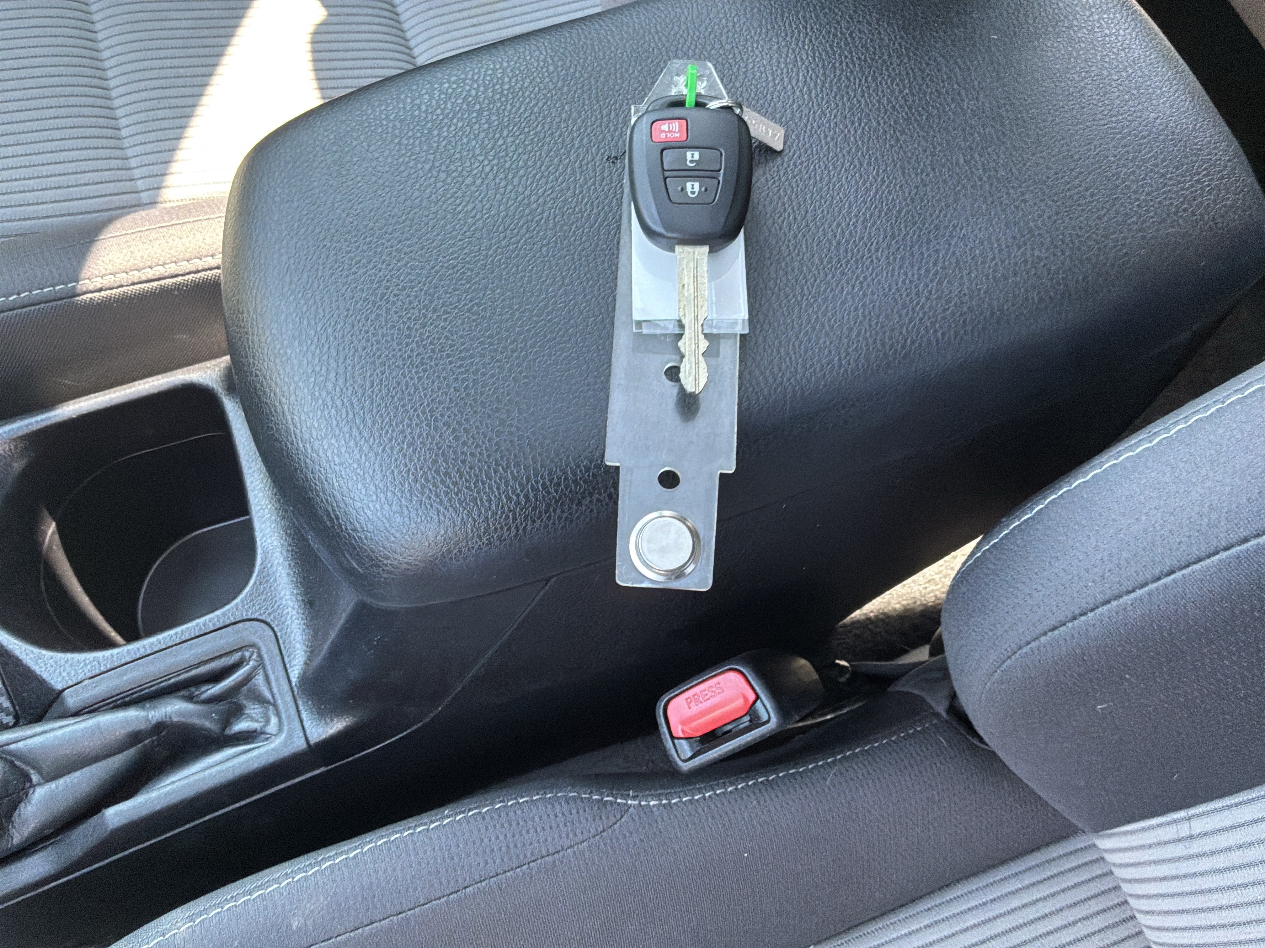 Used 2014 Toyota RAV4 XLE FWD image 35