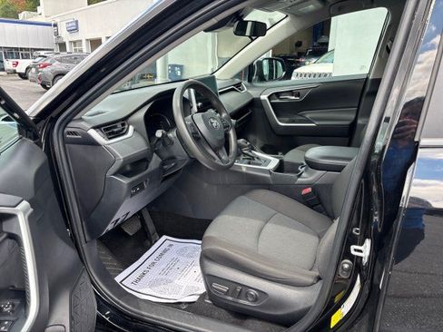 Used 2024 Toyota RAV4 XLE FWD image 14