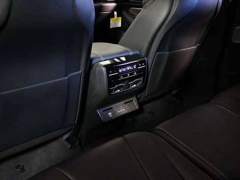 Used 2026 Acura MDX SH-AWD w/ Technology Package image 16