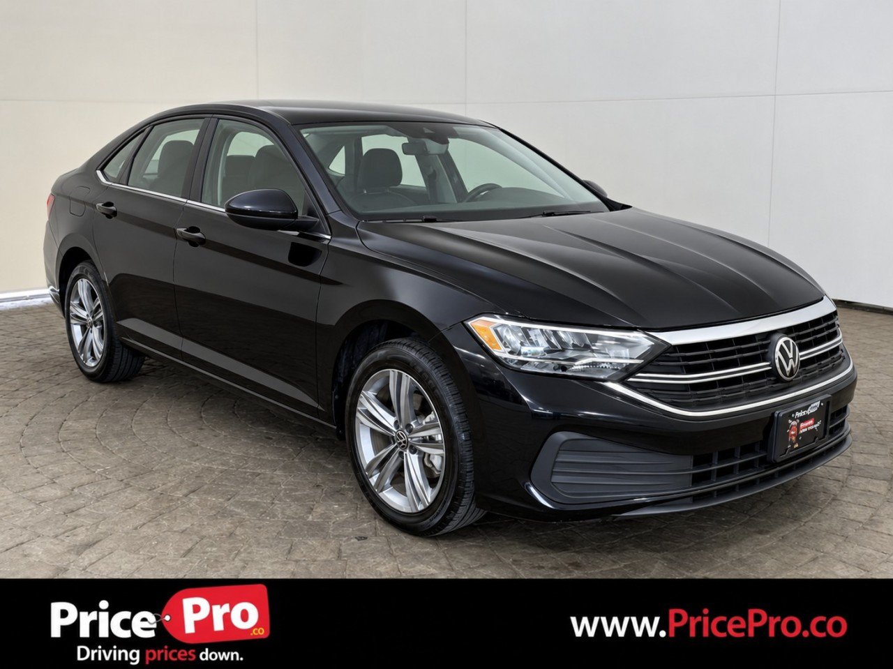 Used 2024 Volkswagen Jetta SE FWD image 1