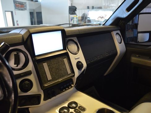 Used 2016 Ford F350 Lariat w/ Lariat Ultimate Package image 19