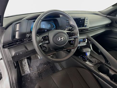 Certified 2026 Hyundai Elantra SEL Sport Premium w/ Cargo Package FWD image 9