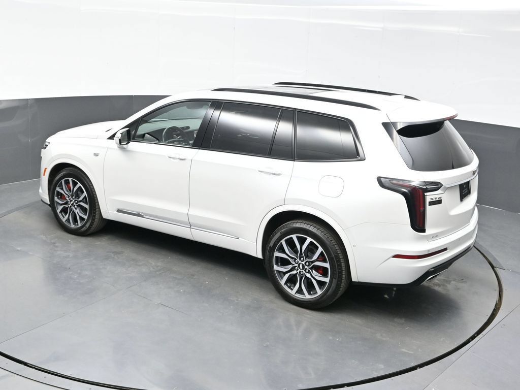 Used 2025 Cadillac XT6 Sport w/ Platinum Package AWD/4WD image 39