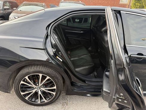 Used 2018 Toyota Camry SE w/ Audio Package FWD image 25