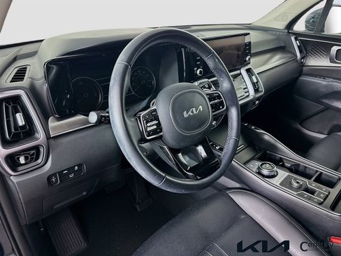 Certified 2023 Kia Sorento EX AWD/4WD image 9