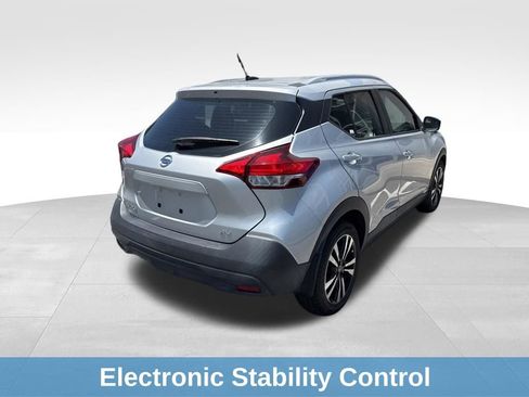 Used 2019 Nissan Kicks SV FWD image 9