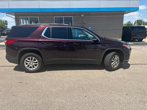 Used 2020 Chevrolet Traverse LT FWD image 11