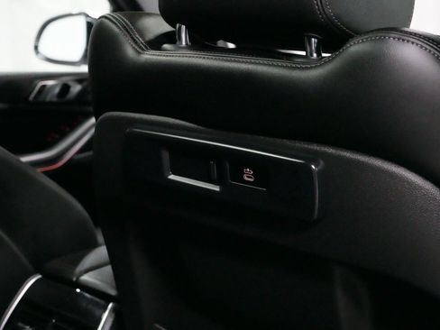 Used 2023 BMW X5 xDrive40i w/ Premium Package AWD/4WD image 31