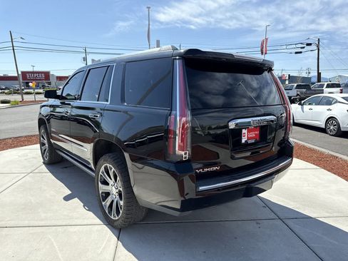 Used 2015 GMC Yukon Denali w/ Premium Package AWD/4WD image 5