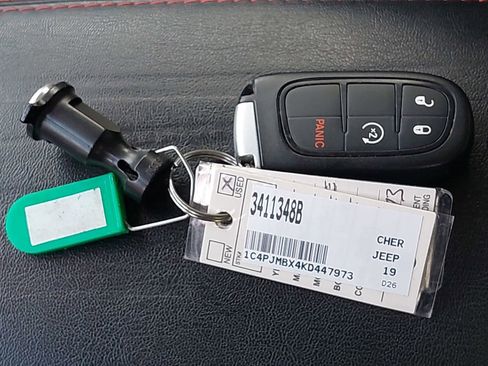 Used 2019 Jeep Cherokee Trailhawk w/ Cold Weather Group image 13