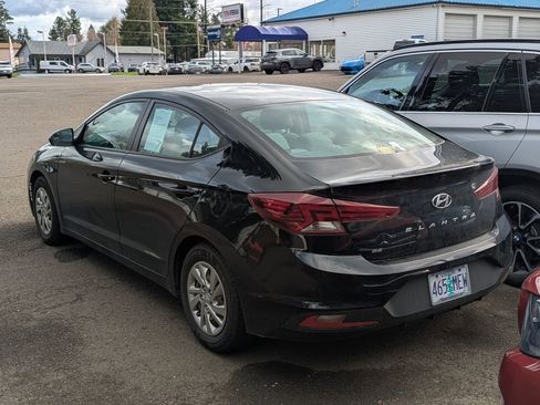 Used 2020 Hyundai Elantra SE image 3