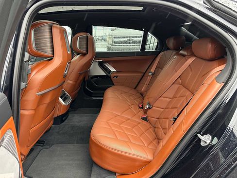 Used 2023 BMW 760i xDrive 760i xDrive image 16