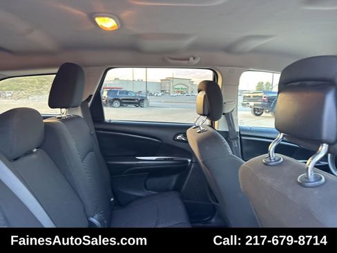 Used 2019 Dodge Journey SE image 57