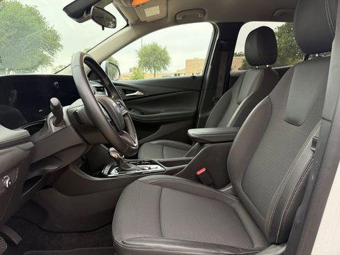 Used 2025 Buick Encore GX Preferred AWD/4WD image 28