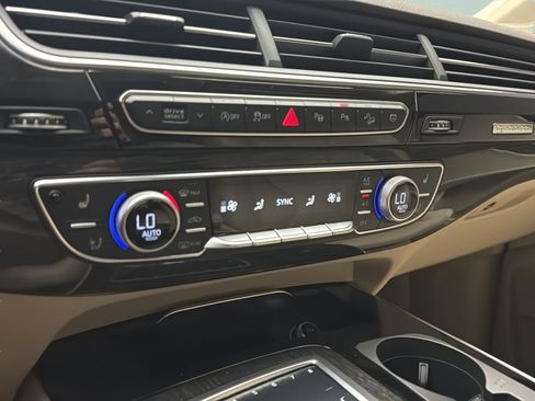 Used 2019 Audi Q7 3.0T Prestige w/ Prestige Package AWD/4WD image 34