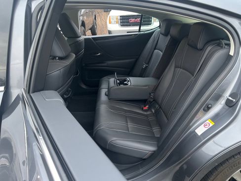 Used 2019 Lexus ES 300h w/ Accessory Package 2 image 14