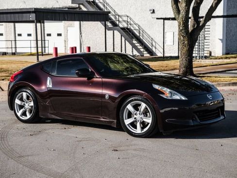 Used 2010 Nissan 370Z Touring image 24