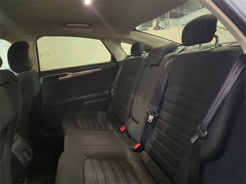 Used 2018 Ford Fusion SE w/ Fusion SE Technology Package image 36