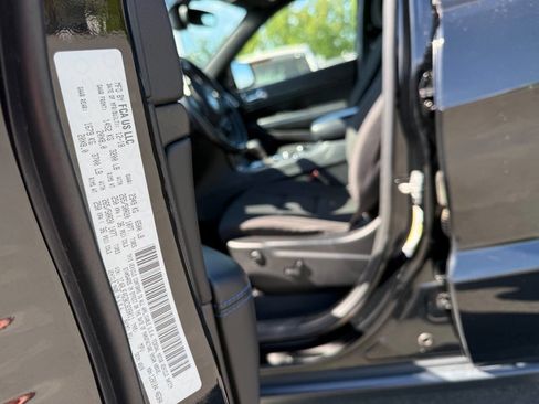 Used 2019 Jeep Grand Cherokee Laredo image 25