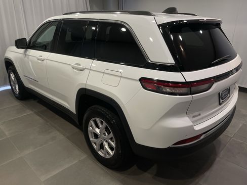 Used 2022 Jeep Grand Cherokee Limited image 4