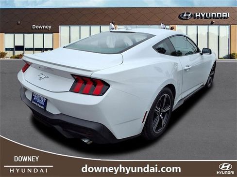 Used 2024 Ford Mustang Premium image 4