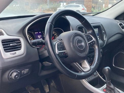 Used 2020 Jeep Compass Latitude FWD image 9