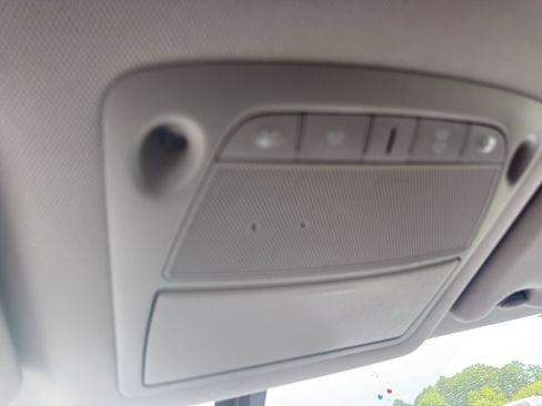 Used 2019 Nissan Pathfinder SV FWD image 14