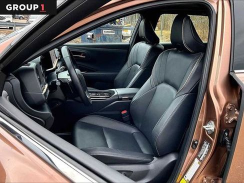 Certified 2025 Toyota Crown Signia w/ Advanced Technology Package image 9