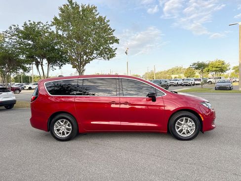 Used 2026 Chrysler Voyager LX image 2