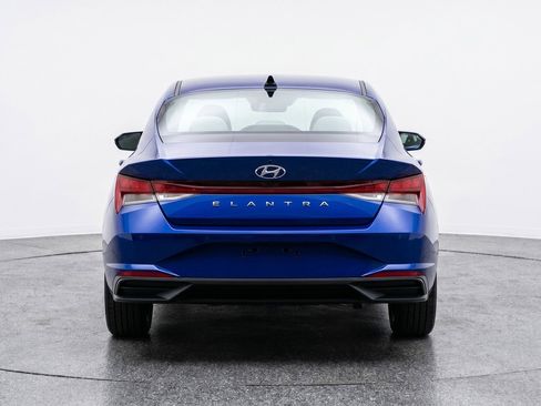Used 2025 Hyundai Elantra Limited image 7