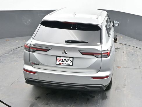 Used 2025 Mitsubishi Outlander ES image 39