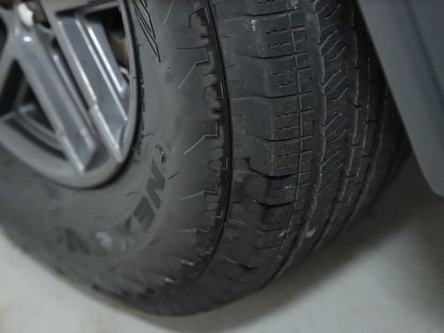 Used 2025 Jeep Wrangler Sport S image 36