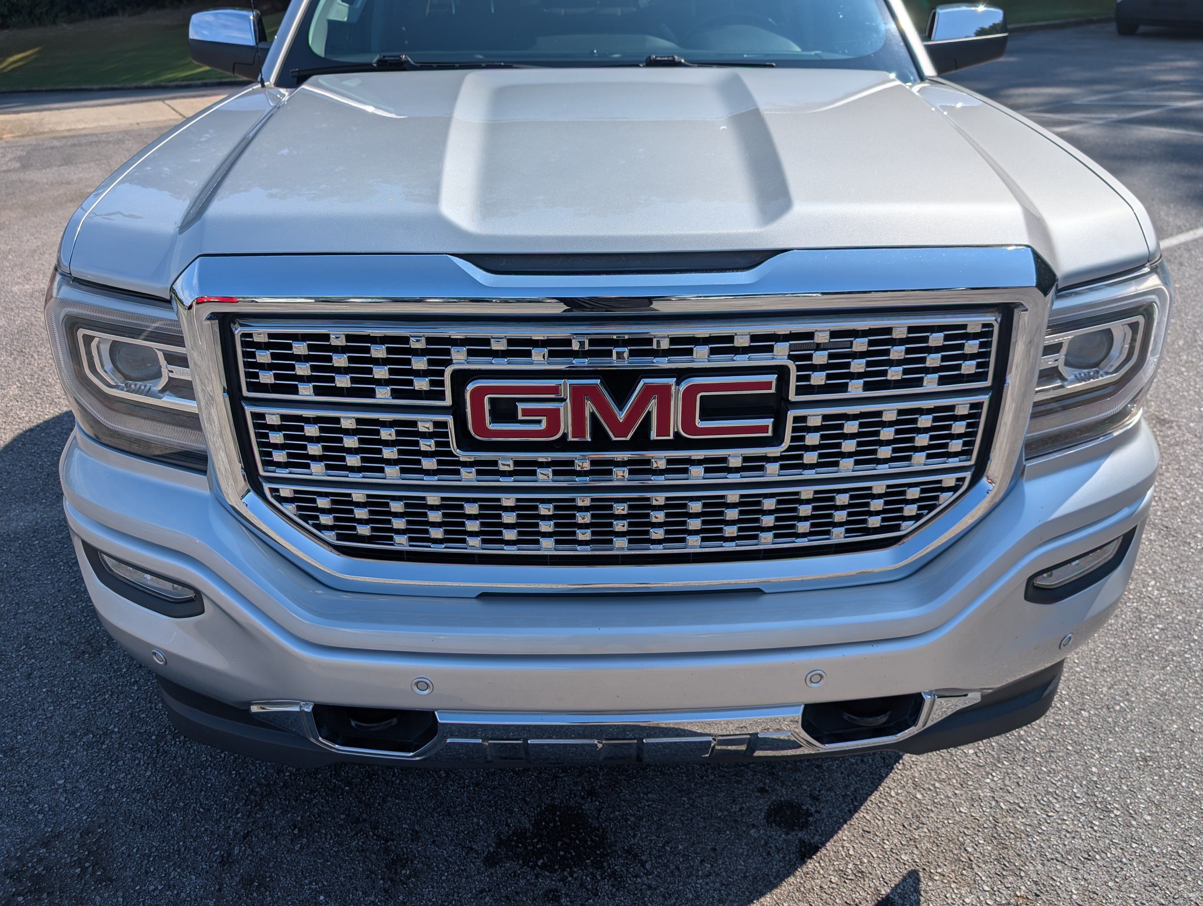 Used 2018 GMC Sierra 1500 Denali AWD/4WD image 12