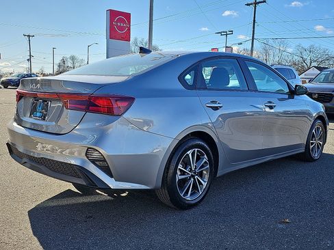 Used 2023 Kia Forte LXS w/ LXS Technology Package image 4