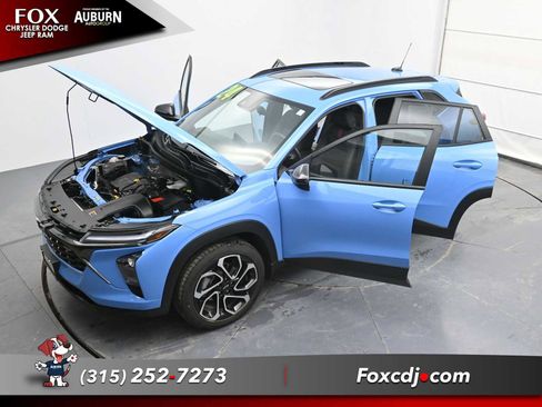 Used 2024 Chevrolet Trax RS w/ Sunroof Package image 34