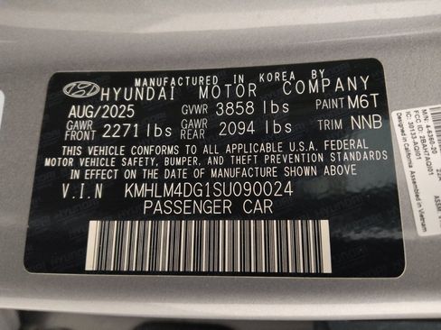 Used 2025 Hyundai Elantra Sport FWD image 33