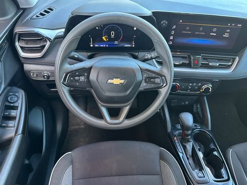 Used 2025 Chevrolet TrailBlazer LT w/ Driver Confidence Package AWD/4WD image 29