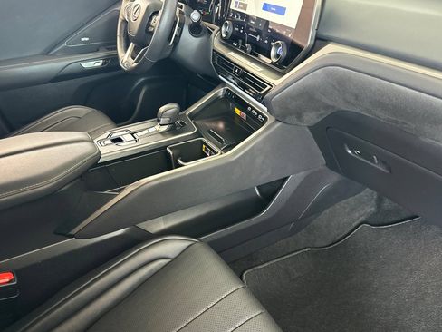 Certified 2025 Lexus TX 500h AWD image 13