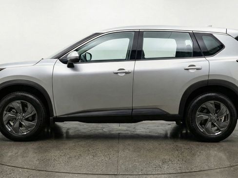 Used 2025 Nissan Rogue SV FWD image 5