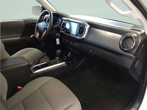 Certified 2020 Toyota Tacoma SR5 image 14
