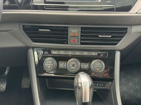 Used 2020 Volkswagen Jetta R-Line w/ R-Line Cold Weather Package FWD image 32