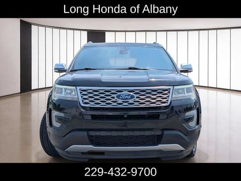 Used 2017 Ford Explorer Platinum AWD/4WD image 2